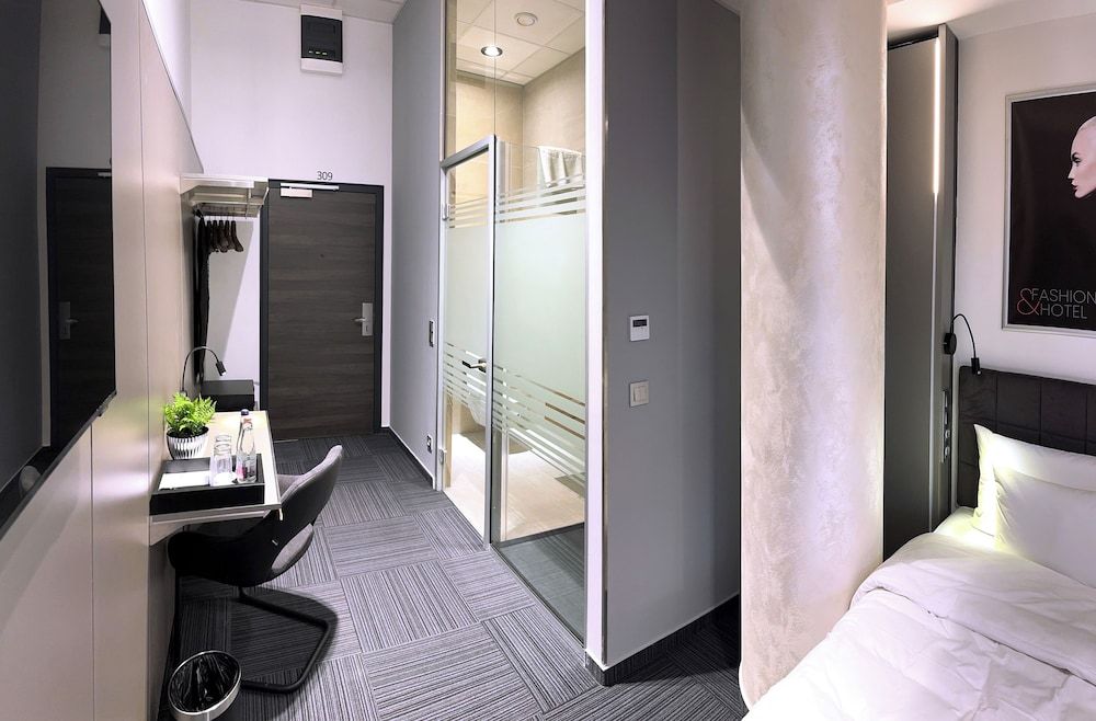 Fashion City Hotel Standard Double Room 3