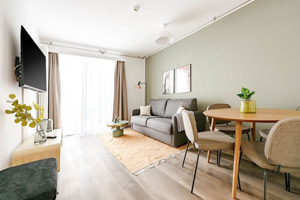limehome Budapest Mosonyi u. 4 One-Bedroom Suite with balcony 22