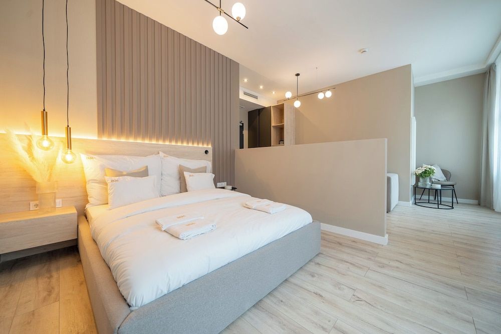 Family Room, Balcony