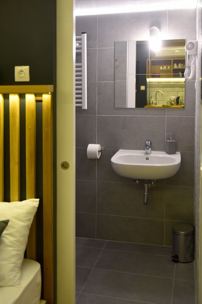 Walk Inn Váci 78 Superior Double or Twin Room 4