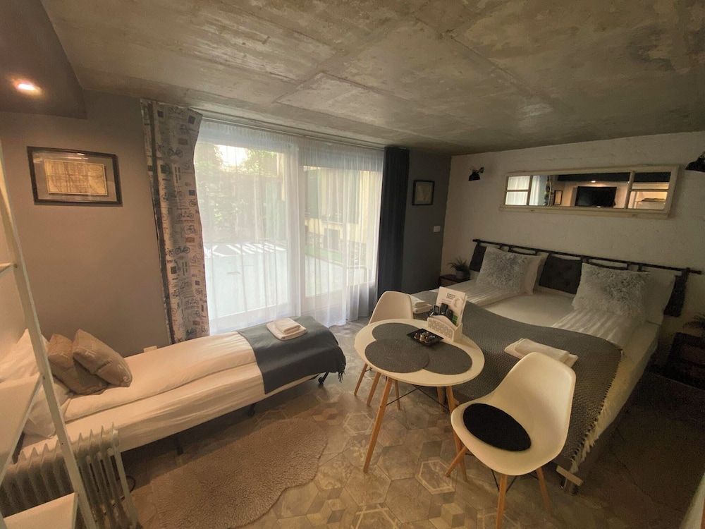 Walk Inn Váci 78 Standard Double or Twin Room 4