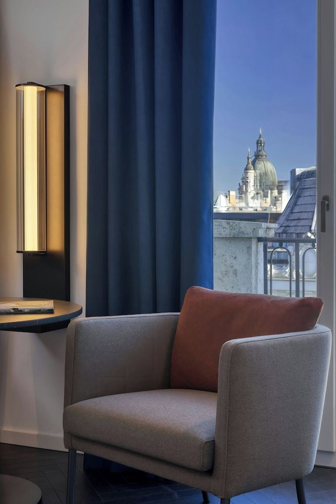 Dorothea Hotel, Budapest, Autograph Collection Superior Room, 1 King Bed, Non Smoking (View) 4