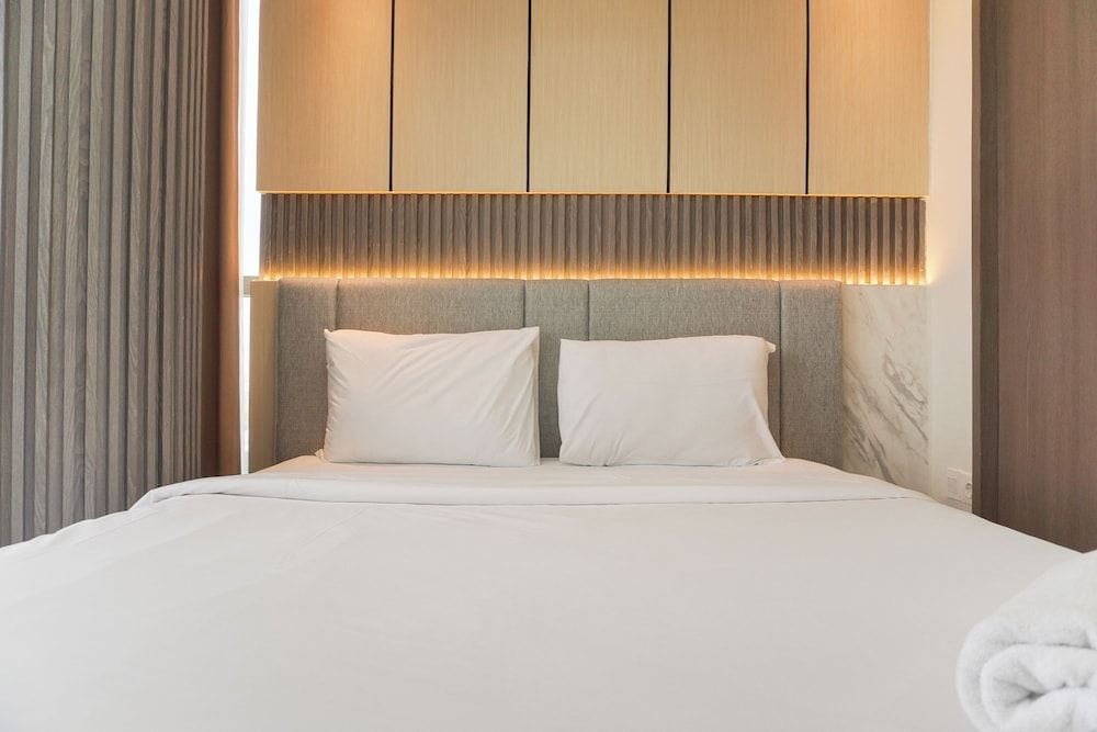 Modern Look And Comfy 2Br Gold Coast Apartment