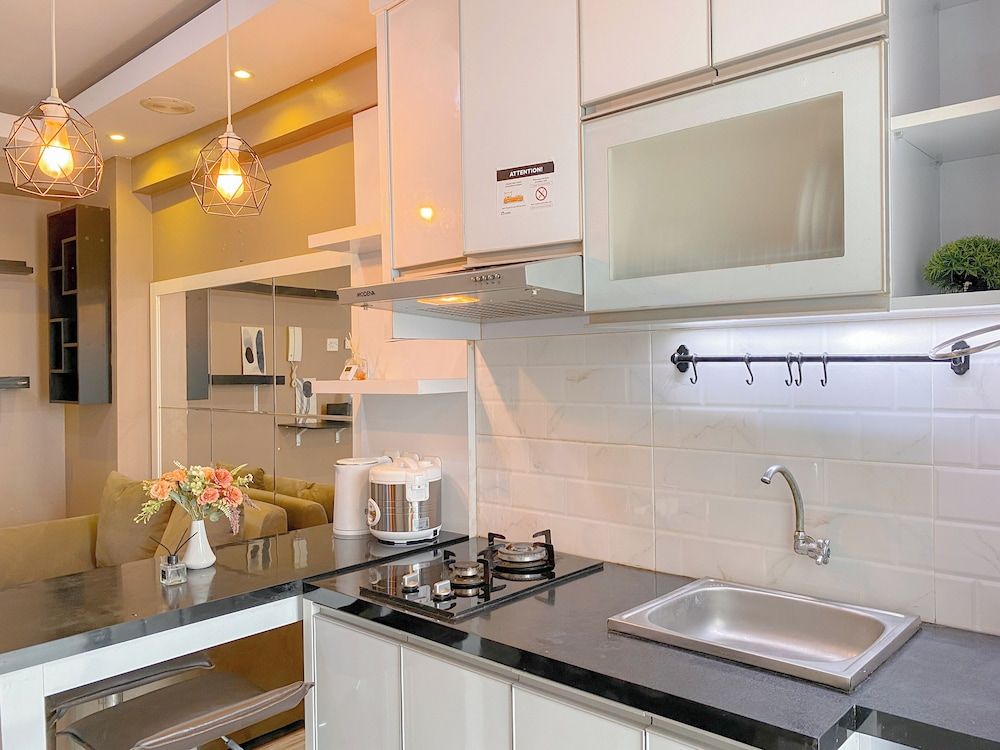 Warm And Homey 2Br Bassura City Apartment Apartment 5