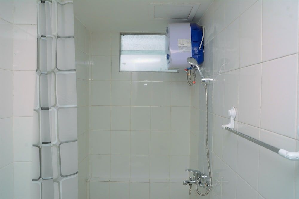 Best Deal 3BR Apartment Bassura City near Shopping Center Room 5