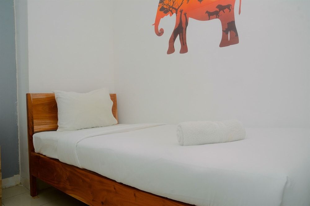 Best Deal 3BR Apartment Bassura City near Shopping Center Room 2