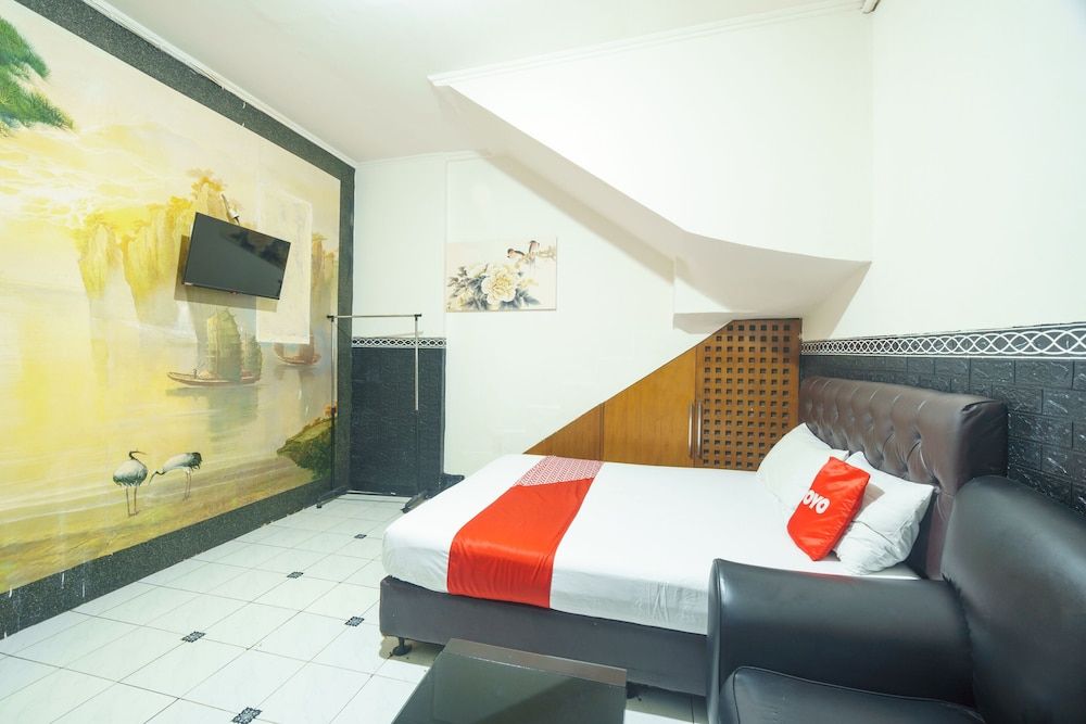 OYO 93132 Modom Homestay Near RS Islam Jakarta Pondok Kopi Standard Double Room 4