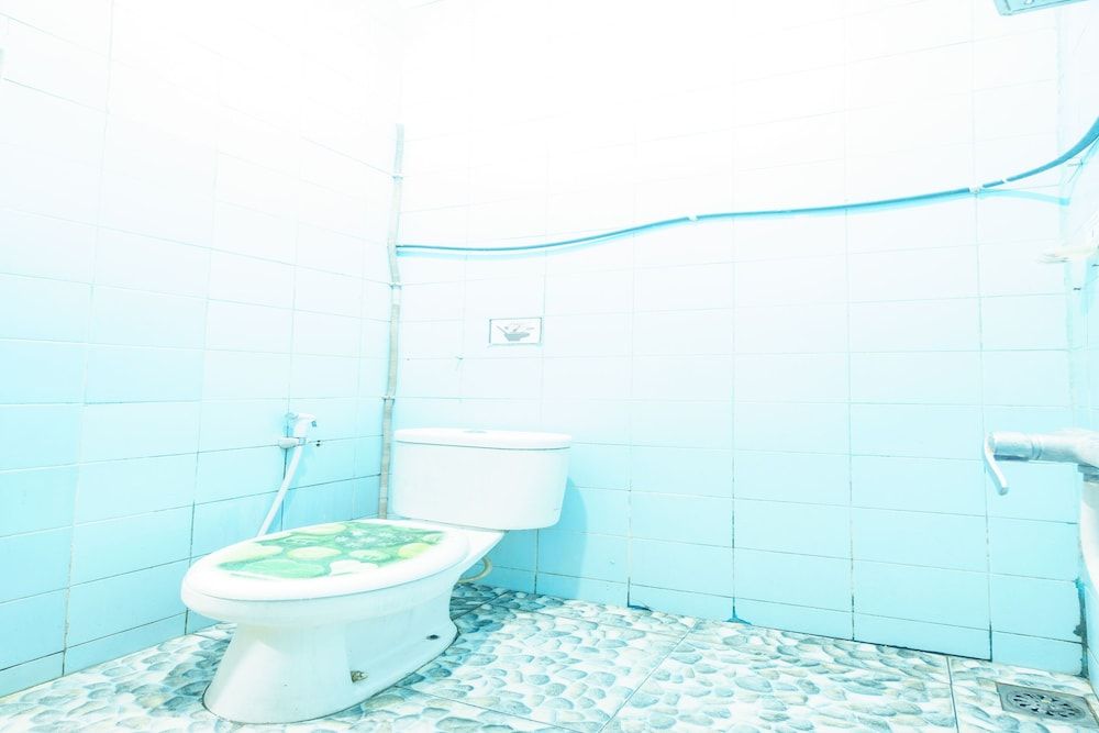 OYO 93132 Modom Homestay Near RS Islam Jakarta Pondok Kopi Standard Double Room 6