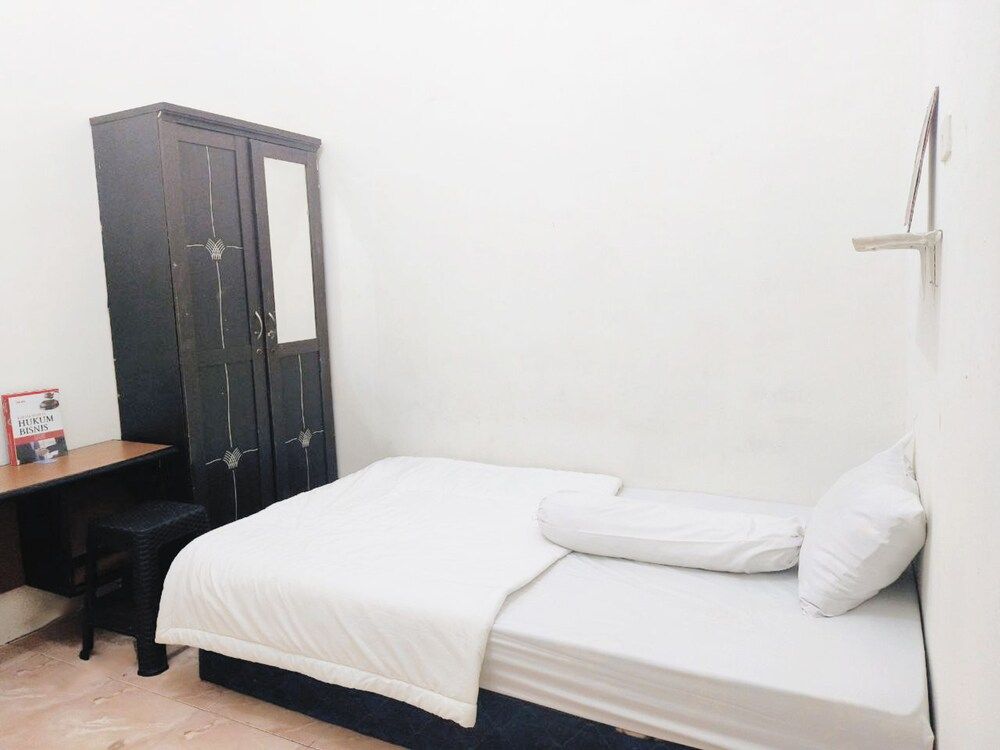 Kost Griya Hikari by Ecommerceloka Standard Room 4