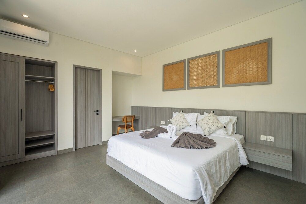 Villa Gantari by GORO Grand Villa, 3 Bedrooms, Pool View 3