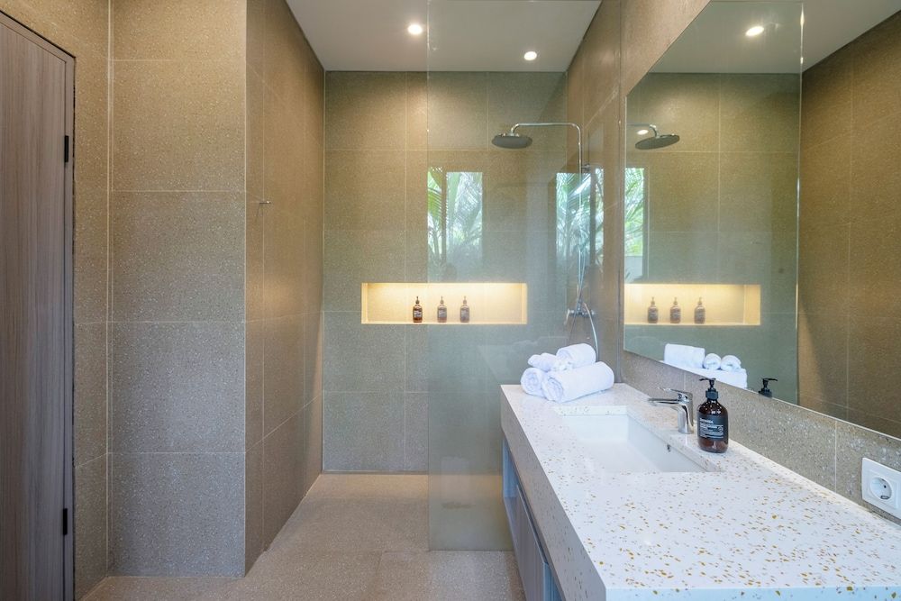 Villa Gantari by GORO Grand Villa, 3 Bedrooms, Pool View 12