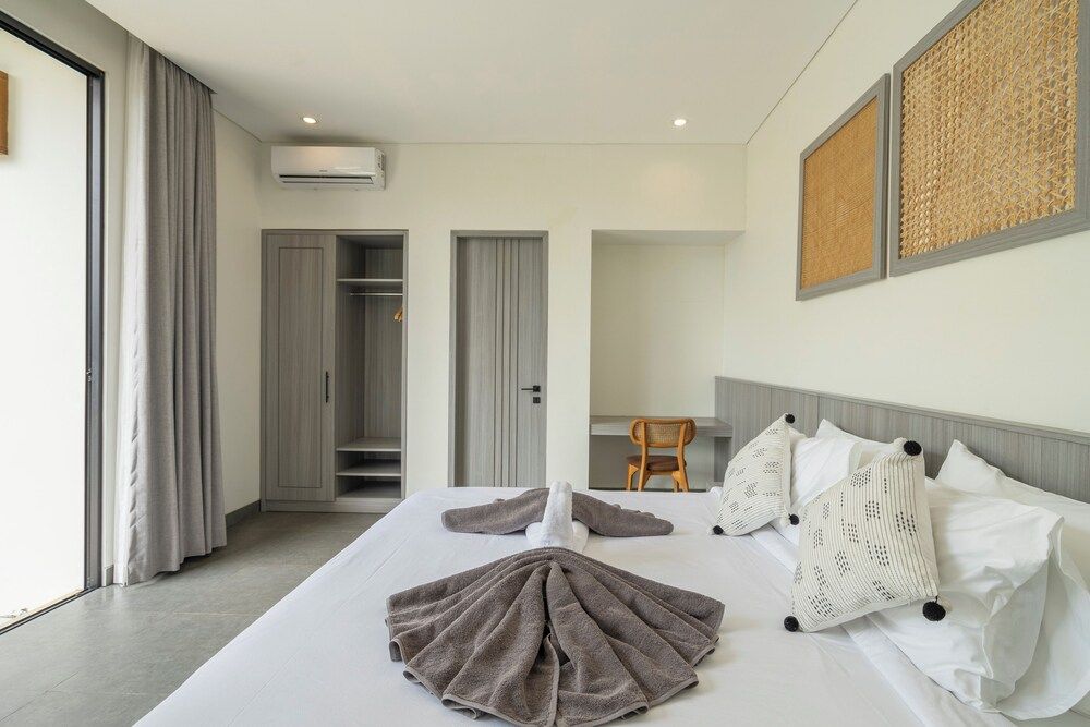 Villa Gantari by GORO Grand Villa, 3 Bedrooms, Pool View 4