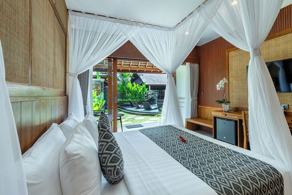 PURI ANDONG VILLAS Double or Twin Room, Pool View 6