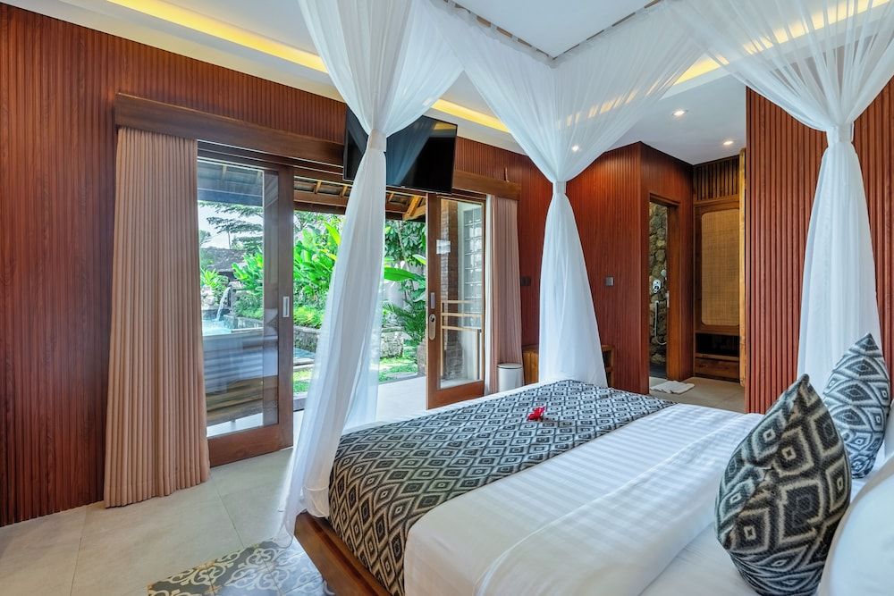 PURI ANDONG VILLAS Double or Twin Room, Pool View 8