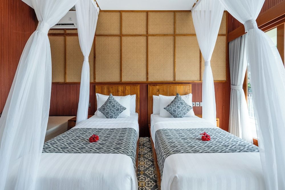 PURI ANDONG VILLAS Double or Twin Room, Pool View 14