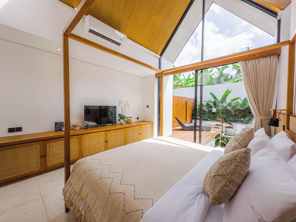 One Bedroom with Private Pool