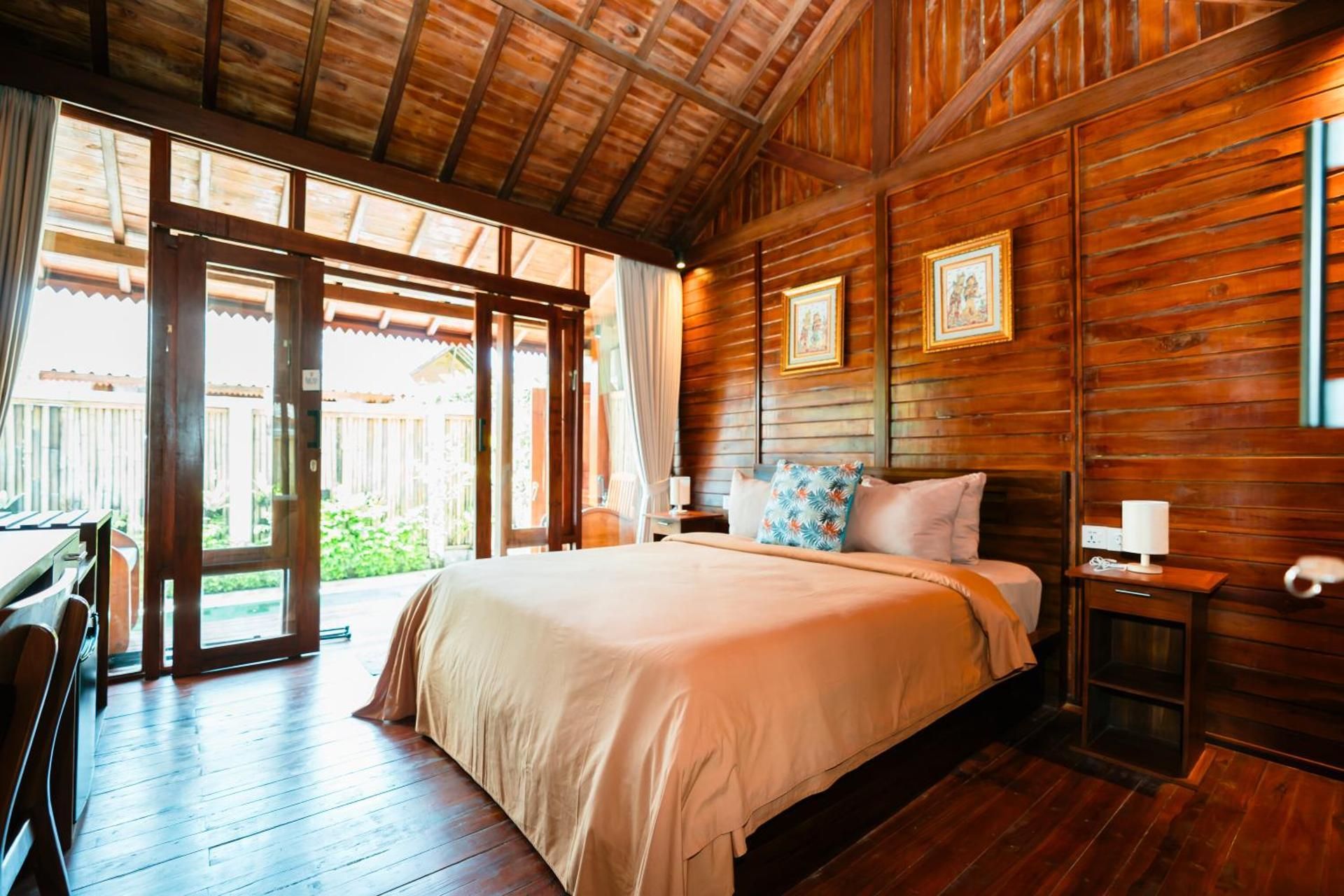 Ngesil Private Joglo & Pool