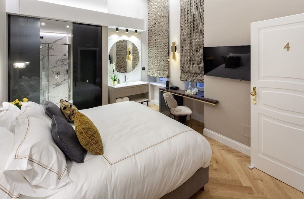 Economy Room