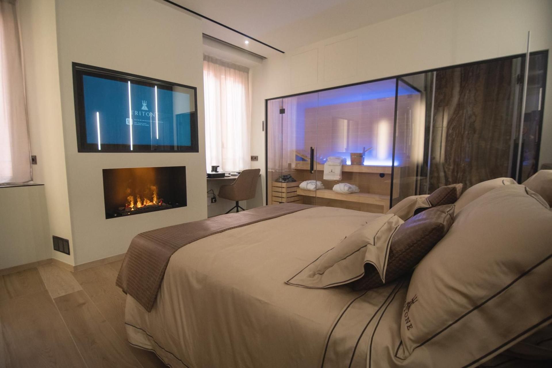 Deluxe King Room
