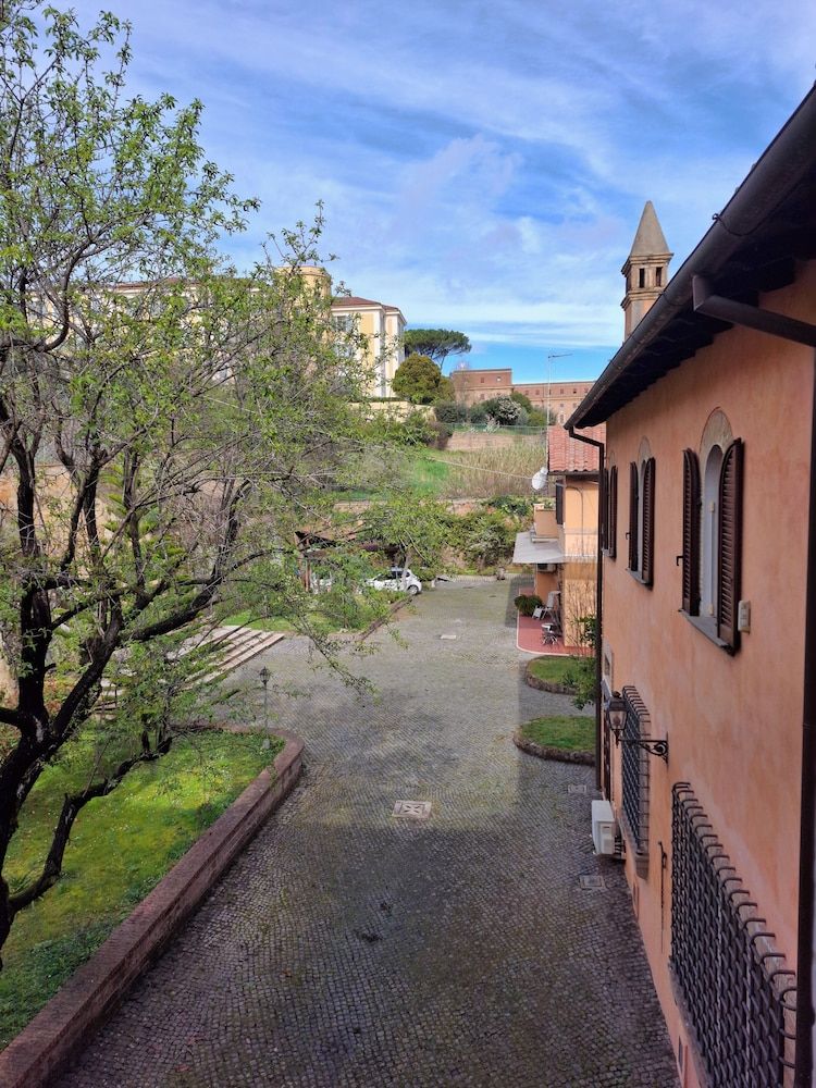 Deluxe Studio Suite, 2 Bedrooms, Garden View