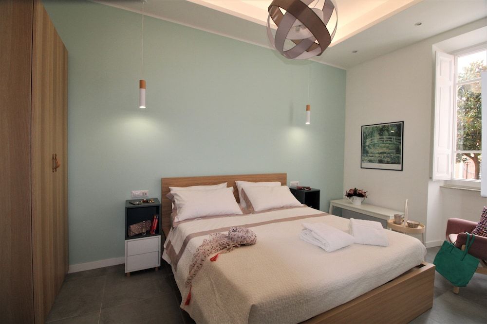 Double Room, 1 King Bed, Non Smoking