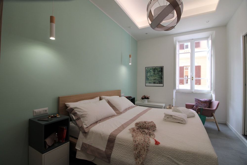 Double Room, 1 King Bed, Non Smoking