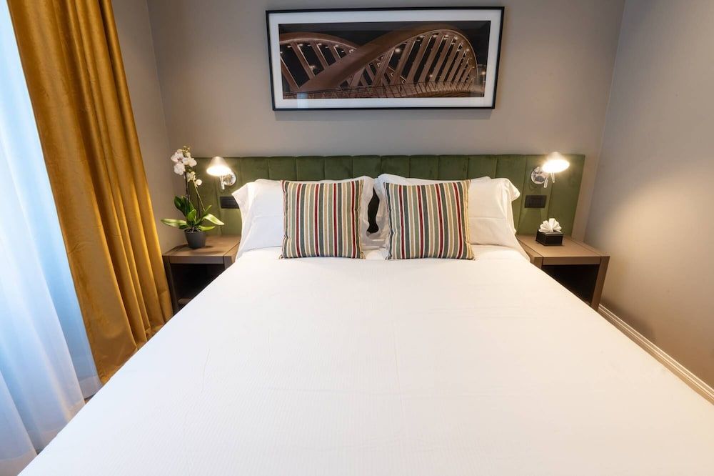 DOMUS 213 Guest House