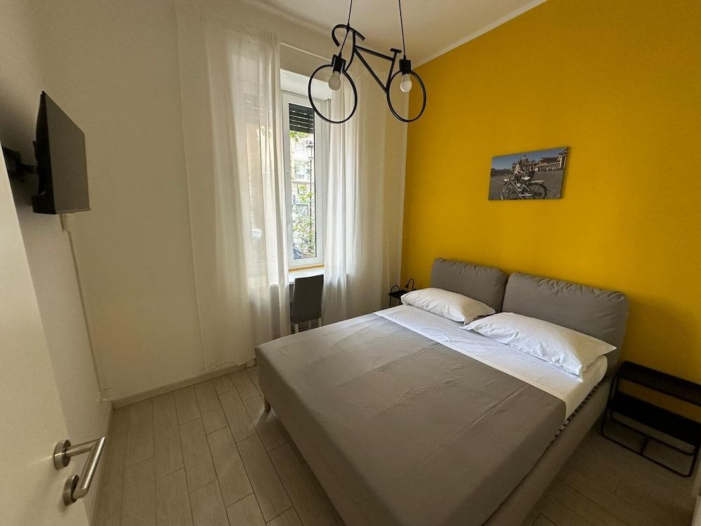 Bed&BikeRome ANGELICO Deluxe Double Room, 1 Queen Bed, Non Smoking, Private Bathroom 2
