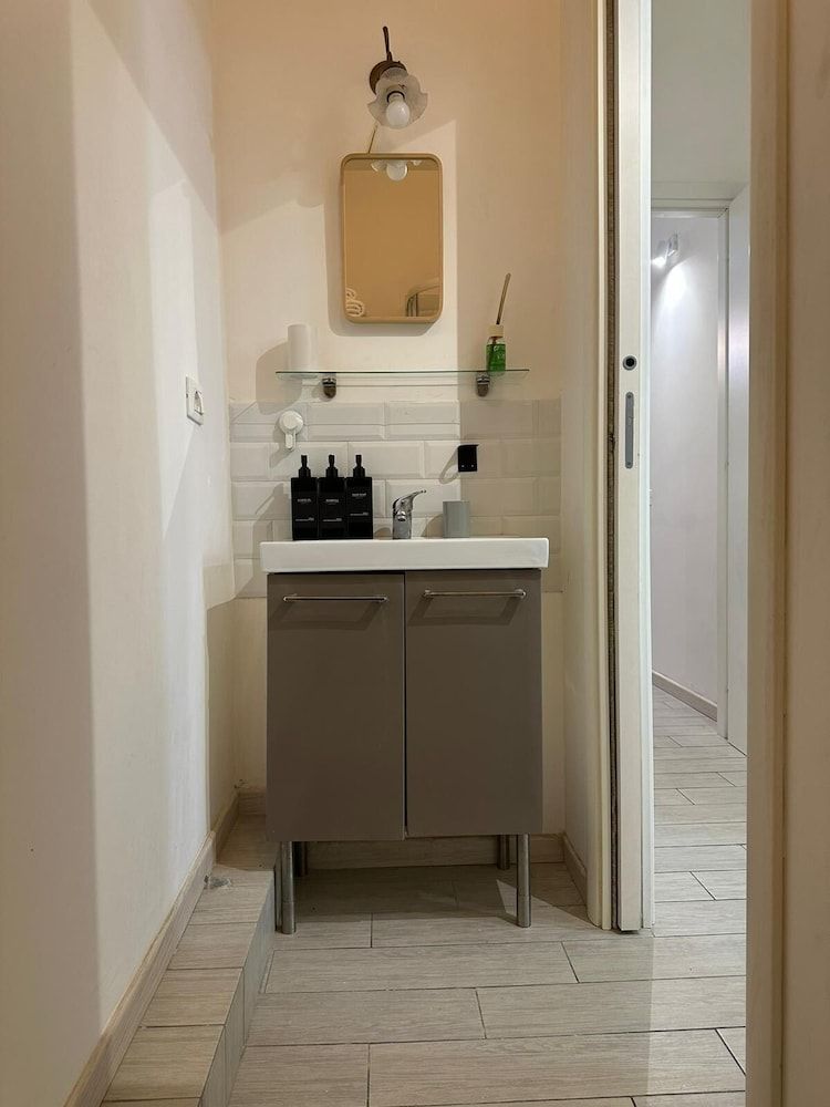 Bed&BikeRome ANGELICO Deluxe Double Room, 1 Queen Bed, Non Smoking, Private Bathroom 6