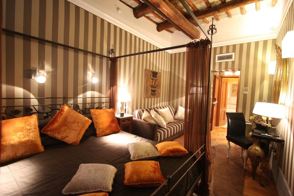 Family Room, City View