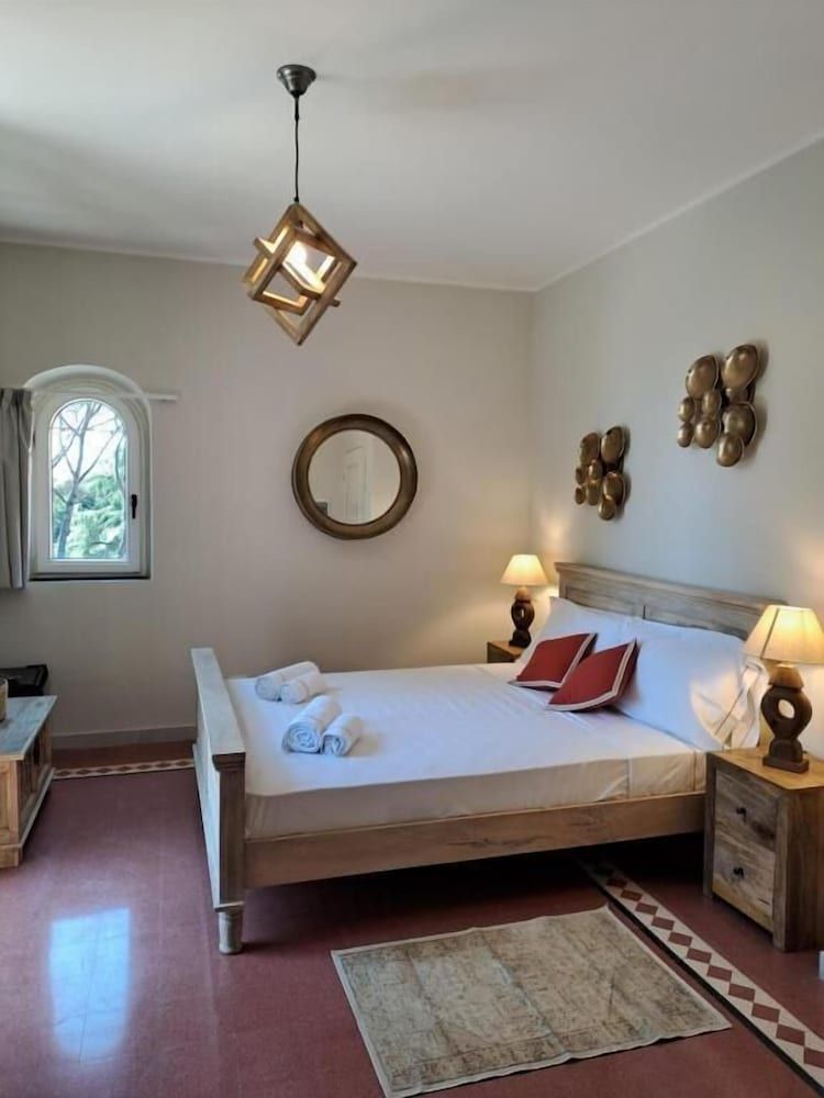 Hero's Garden Relais