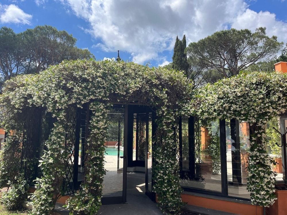 Hero's Garden Relais