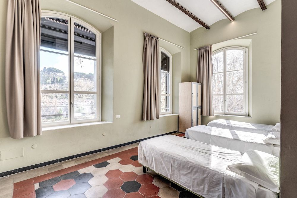 Quadruple Room with Shared Bathroom