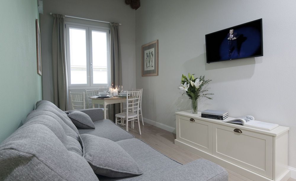 Le Fiorentine Boutique Apartments Deluxe Apartment, 1 Queen Bed with Sofa bed, Kitchen 38