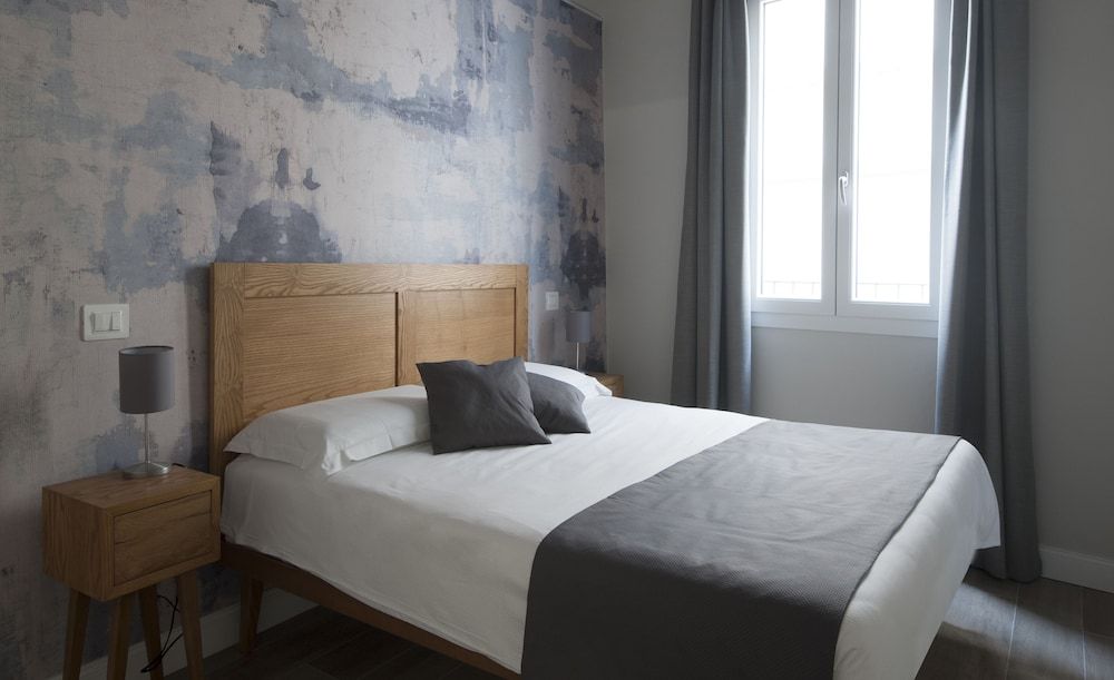 Le Fiorentine Boutique Apartments Deluxe Apartment, 1 Queen Bed with Sofa bed, Kitchen 9