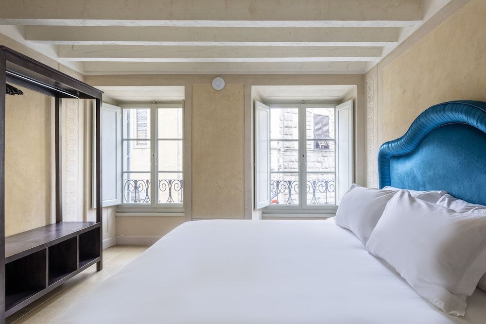 Numa Florence Felice 2 Bedroom Apartment with Sofa Bed 6