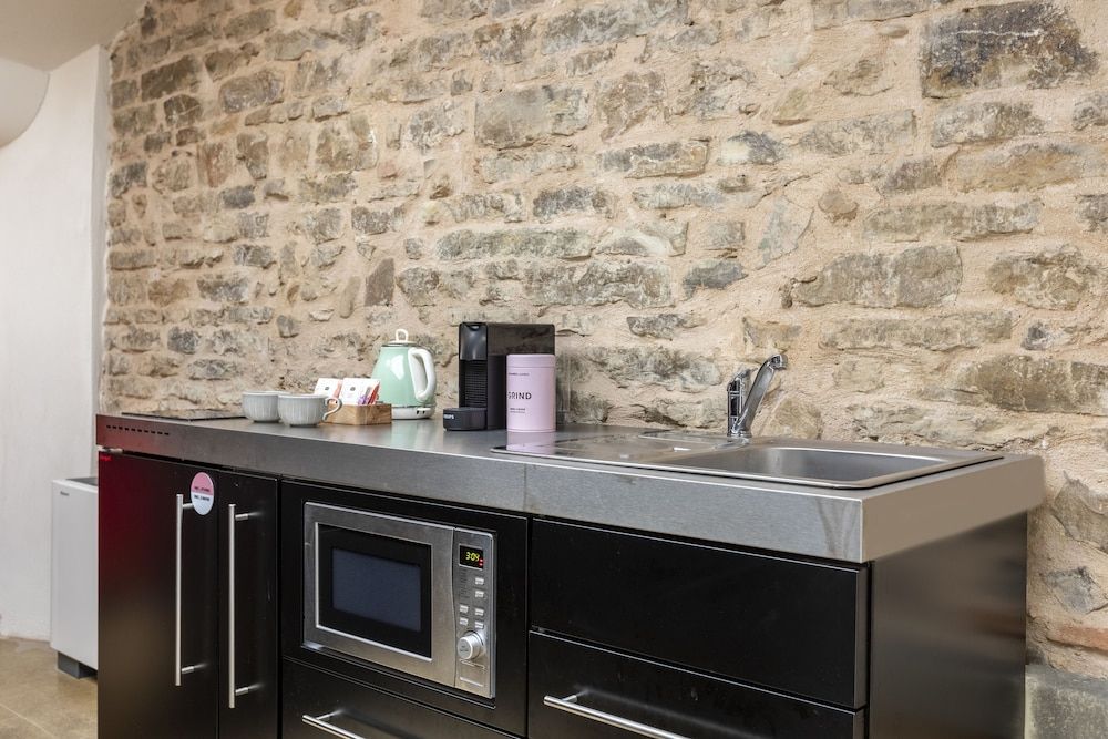 Numa Florence Felice 2 Bedroom Apartment with Sofa Bed 11