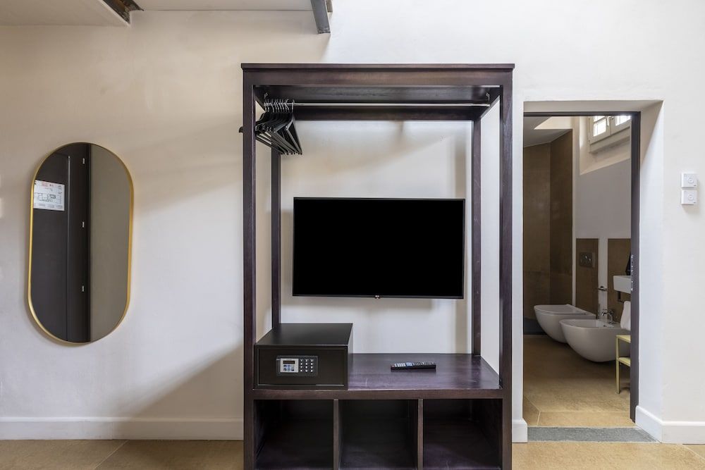 Numa Florence Felice 1 Bedroom Apartment - Duplex, No Kitchen 3
