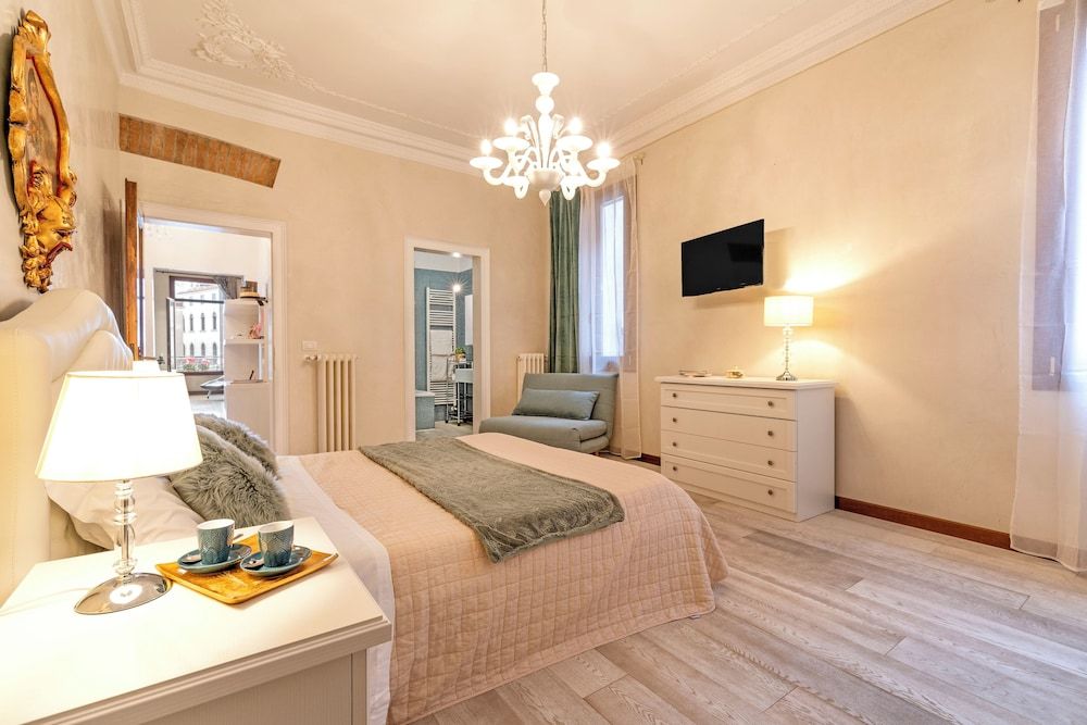 Apartment, Canal View