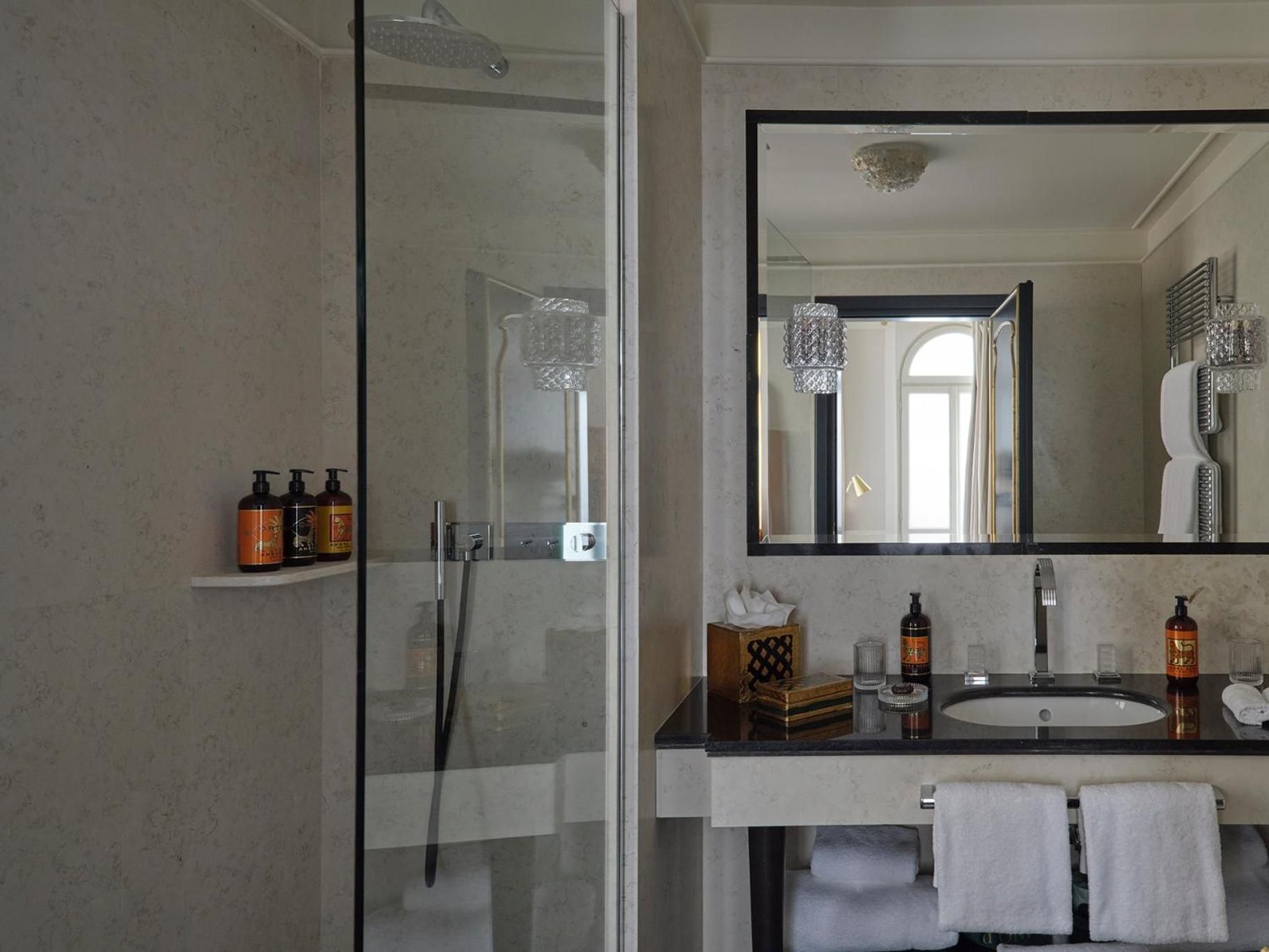 Junior Suite with Canal View