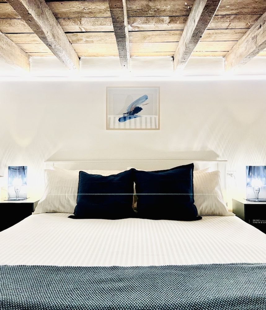 Tarra Luxury Suite Deluxe Apartment, 1 Bedroom, Private Bathroom, Courtyard View