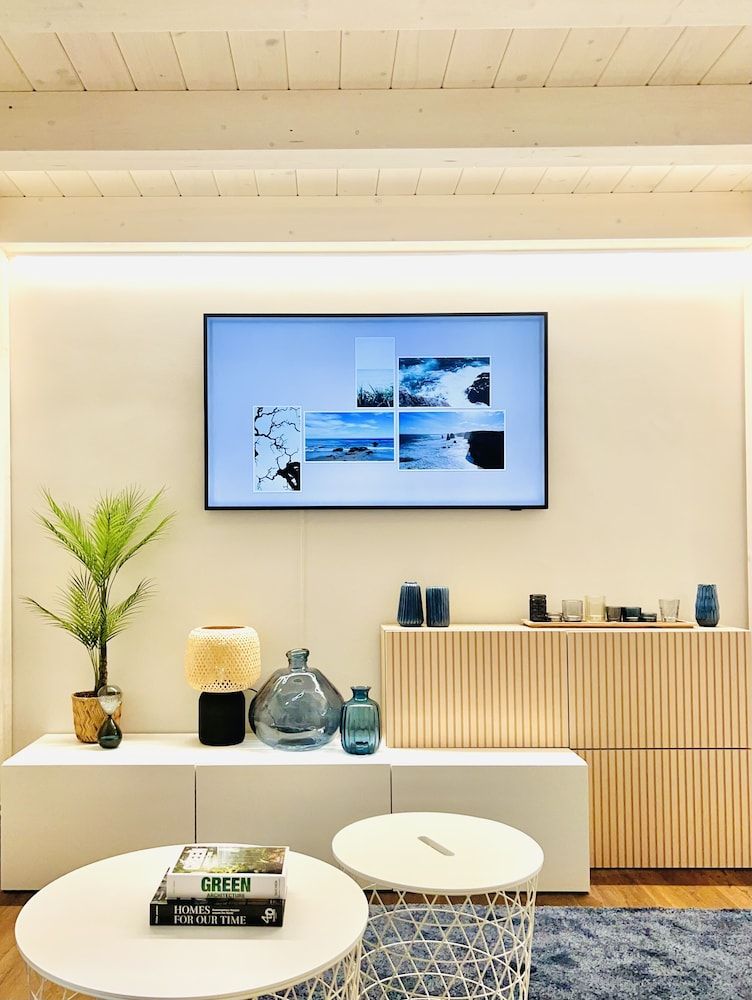 Tarra Luxury Suite Deluxe Apartment, 1 Bedroom, Private Bathroom, Courtyard View 10