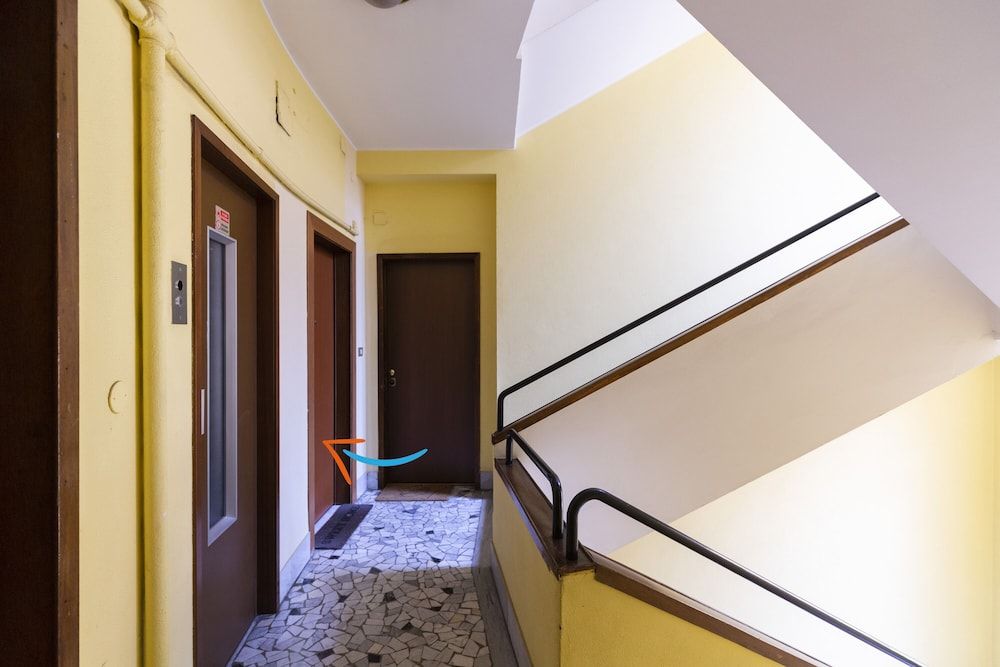 Handrails in stairways