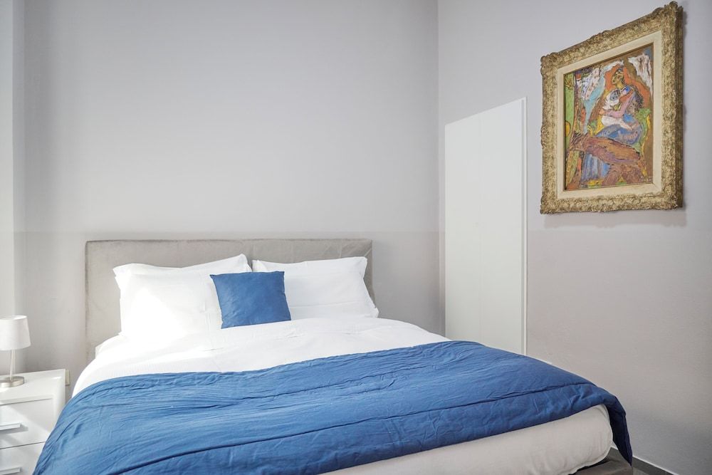 Basic Apartment (Via del Torchio 4)