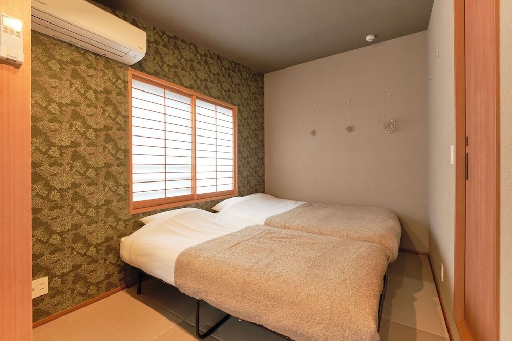 3F/Accommodates three-person, Non Smoking