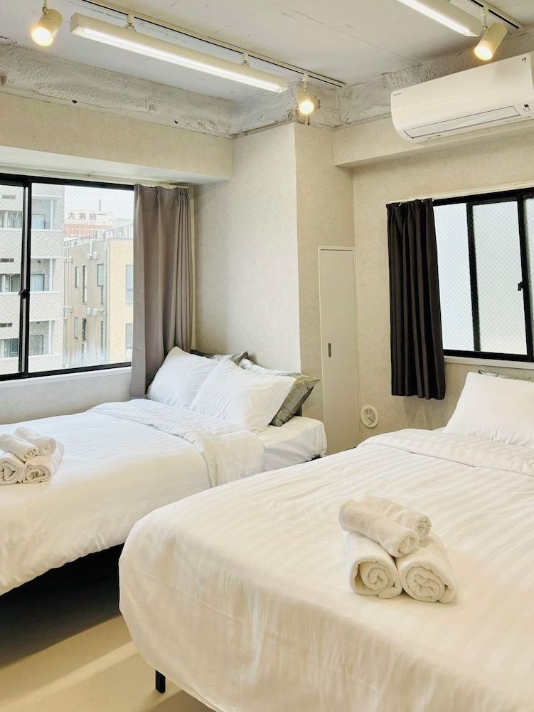 Basic Twin Room, Non Smoking, City View