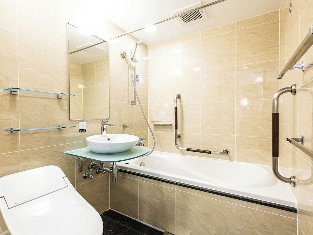 APA Hotel Akabane Iwabuchi Ekimae Deluxe Twin Room, Non Smoking 5