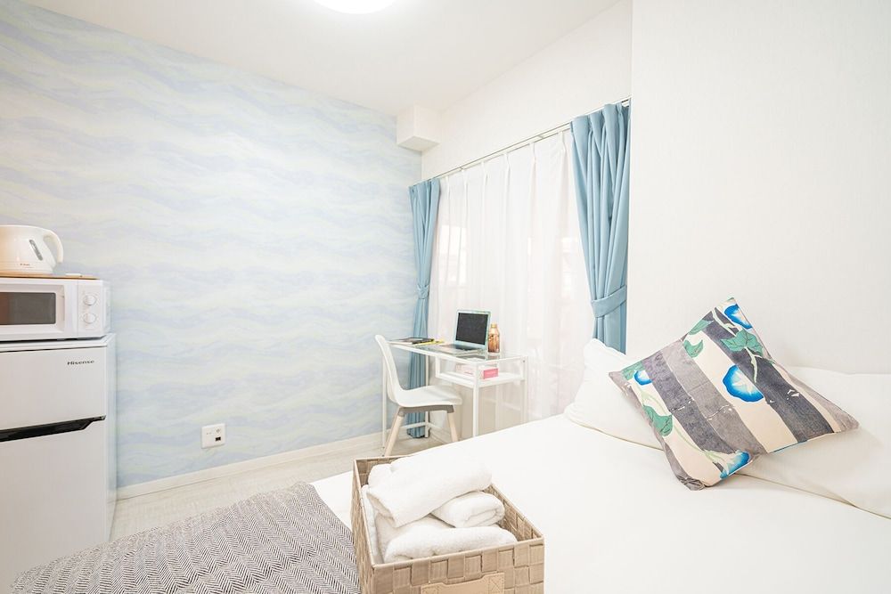 Basic Apartment, 1 Twin Bed, Microwave (102)