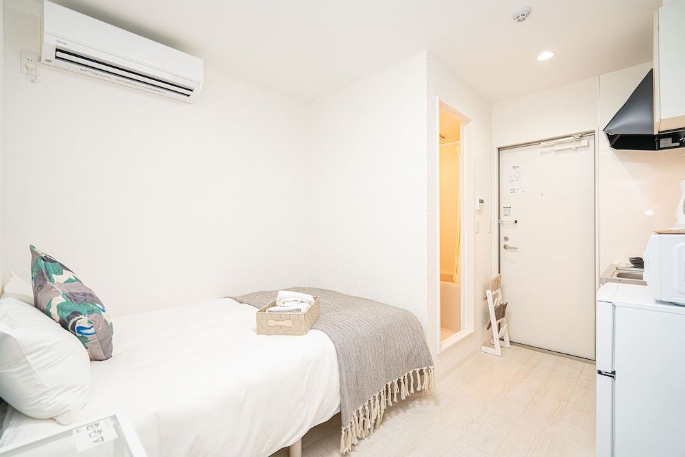 Basic Apartment, 1 Twin Bed, Microwave (102)
