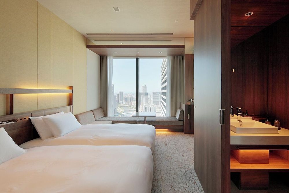 Deluxe Twin with Sofa Bed with Executive Bar Lounge Access - High Floor - Non-Smoking